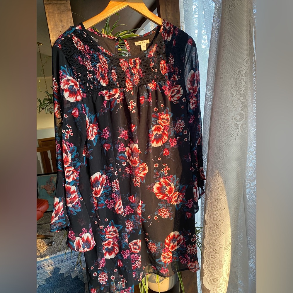 Mi Ami Flowy Medium Midi Dress with Bell sleeves